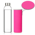 Logo personnalisé pas cher tasse en verre bouteilles d&#39;eau en verre transparent avec manchon